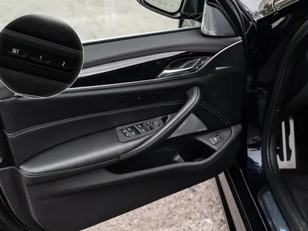 BMW 540 2018 года за 26 500 000 тг. в Алматы – фото 24