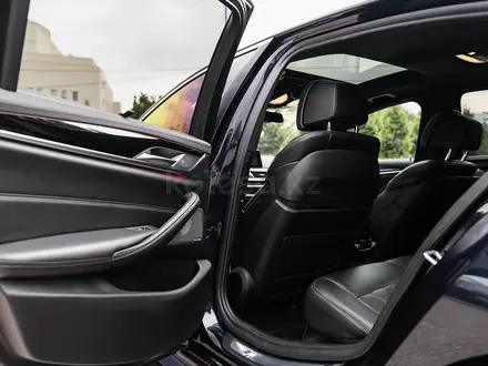 BMW 540 2018 года за 26 500 000 тг. в Алматы – фото 26