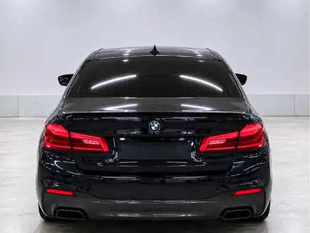 BMW 540 2018 года за 26 500 000 тг. в Алматы – фото 4
