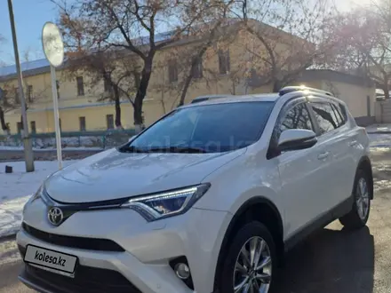 Toyota RAV4 2018 года за 16 000 000 тг. в Павлодар – фото 2