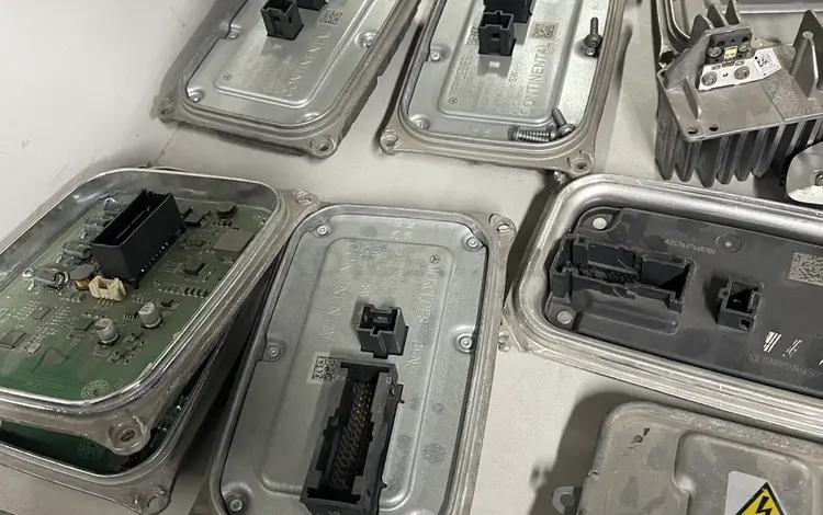 Блоки управления ксенон фар Mercedes-Benz (оригинал) за 1 000 тг. в Алматы