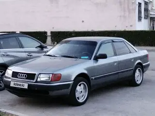 Audi 100