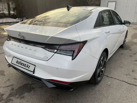 Hyundai Elantra 2023 года за 13 900 000 тг. в Алматы – фото 2