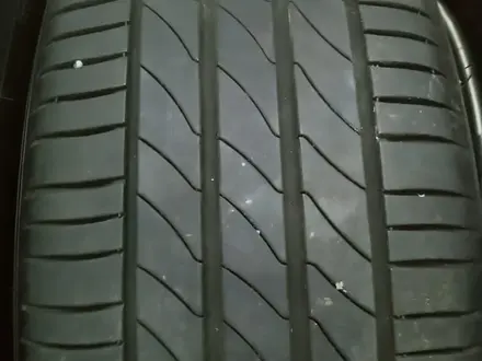 Резина летняя Michelin 215 55 17 как новая. за 160 000 тг. в Алматы – фото 6