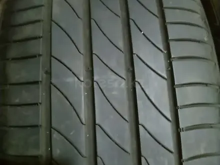 Резина летняя Michelin 215 55 17 как новая. за 160 000 тг. в Алматы – фото 8