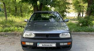 Volkswagen Golf 1994 года за 1 300 000 тг. в Алматы