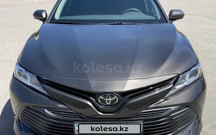 Toyota Camry 2018 годаүшін10 700 000 тг. в Алматы