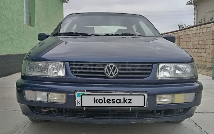 Volkswagen Passat 1995 годаfor2 200 000 тг. в Актау