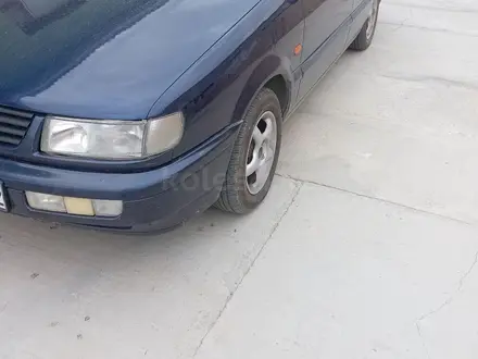 Volkswagen Passat 1995 года за 2 200 000 тг. в Актау – фото 3