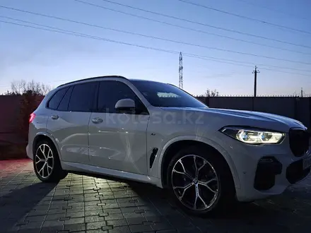 BMW X5 2021 года за 41 300 000 тг. в Костанай – фото 17