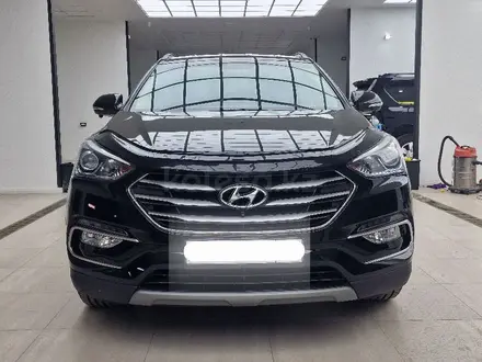 Hyundai Santa Fe 2018 года за 14 500 000 тг. в Актобе