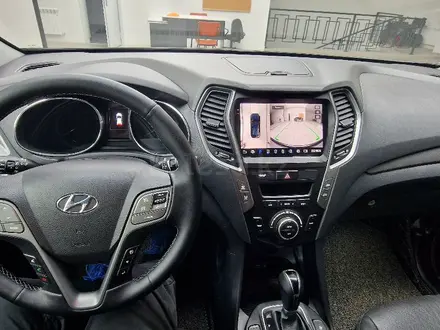 Hyundai Santa Fe 2018 года за 14 500 000 тг. в Актобе – фото 17