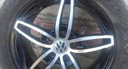 Диски с шинами R16 за 180 000 тг. в Алматы – фото 2