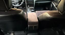 Toyota Camry 2015 года за 9 700 000 тг. в Шымкент – фото 5