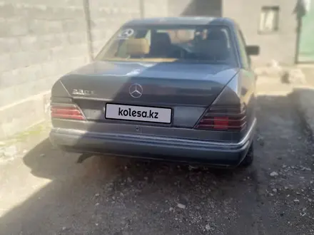 Mercedes-Benz E 200 1992 года за 1 100 000 тг. в Шу – фото 4