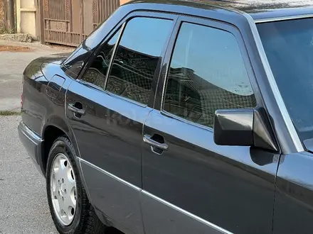 Mercedes-Benz E 220 1994 года за 2 500 000 тг. в Туркестан – фото 6