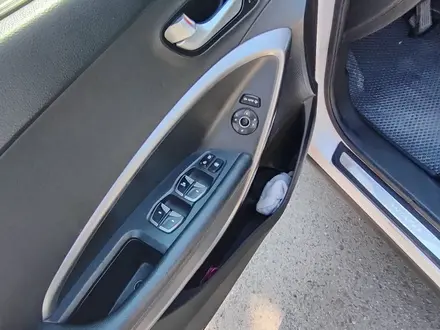 Hyundai Santa Fe 2013 года за 7 500 000 тг. в Актобе – фото 14