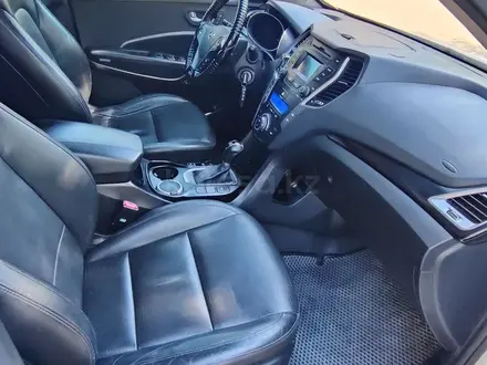 Hyundai Santa Fe 2013 года за 7 500 000 тг. в Актобе – фото 9