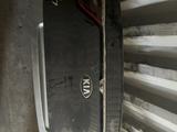 Крышка багажника Kia K7 2016-2020 за 1 000 тг. в Шымкент