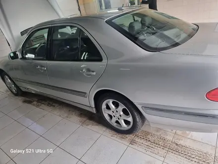 Mercedes-Benz E 280 2001 года за 5 900 000 тг. в Кызылорда – фото 2