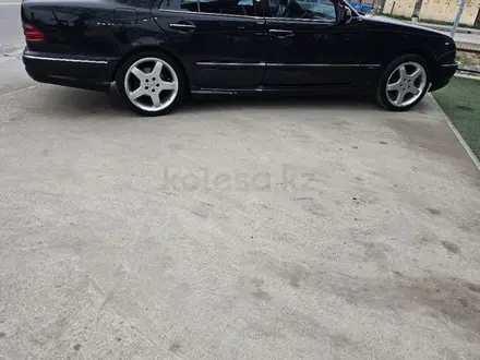 Mercedes-Benz E 320 2000 года за 4 800 000 тг. в Шымкент