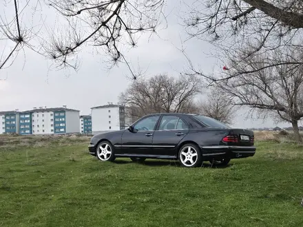 Mercedes-Benz E 320 2000 года за 4 800 000 тг. в Шымкент – фото 3