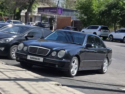 Mercedes-Benz E 320 2000 года за 4 800 000 тг. в Шымкент – фото 6