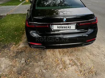 BMW 740 2020 года за 46 000 000 тг. в Тараз – фото 3