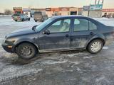 Volkswagen Jetta 2000 года за 1 500 000 тг. в Караганда – фото 3