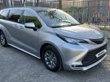 Toyota Sienna 2021 года за 26 300 000 тг. в Алматы – фото 2