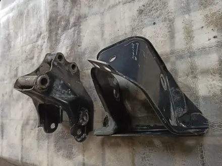 Крепление подушки двигателя на Мазда Кронос за 5 000 тг. в Алматы – фото 7