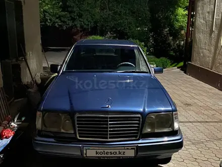 Mercedes-Benz E 220 1993 года за 3 200 000 тг. в Алматы – фото 13
