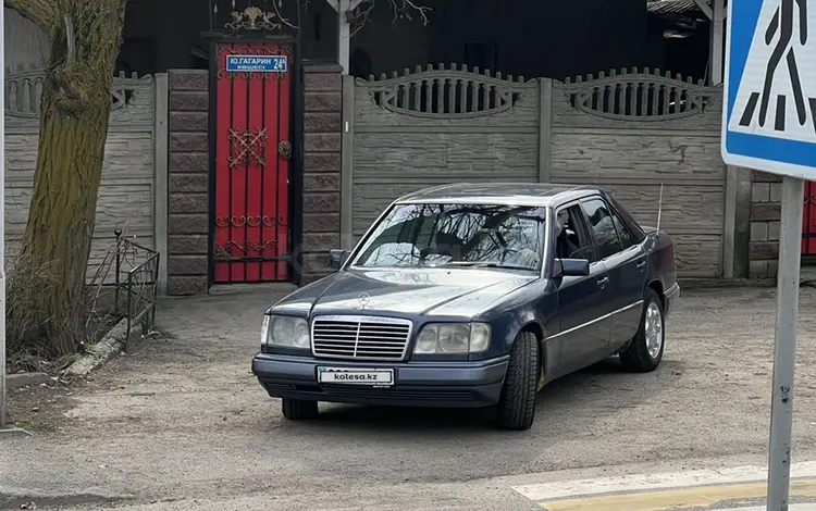 Mercedes-Benz E 220 1993 года за 3 200 000 тг. в Алматы