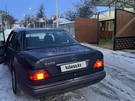 Mercedes-Benz E 220 1993 года за 3 200 000 тг. в Алматы – фото 6