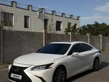 Lexus ES 250 2019 года за 20 000 000 тг. в Алматы