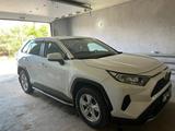 Toyota RAV4 2022 годаүшін17 500 000 тг. в Атырау – фото 4