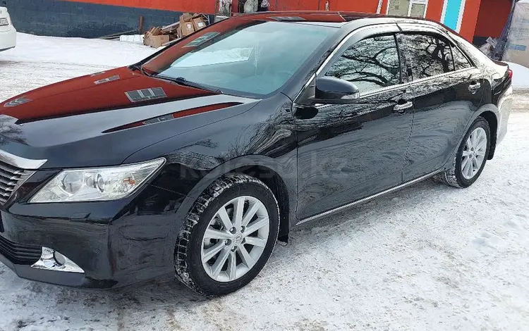 Toyota Camry 2013 годаfor11 700 000 тг. в Алматы