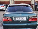 Mercedes-Benz E 200 2000 года за 3 300 000 тг. в Караганда – фото 2