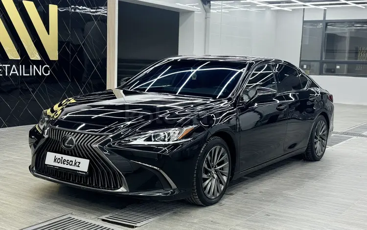 Lexus ES 250 2018 годаfor20 000 000 тг. в Астана