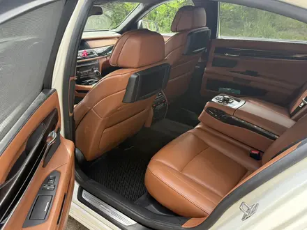 BMW 750 2009 года за 8 000 000 тг. в Алматы – фото 2