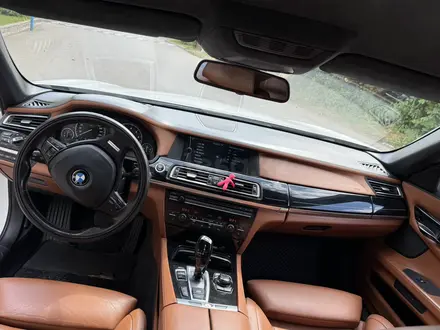 BMW 750 2009 года за 8 000 000 тг. в Алматы – фото 4