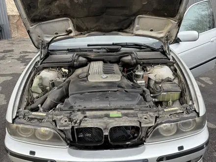 BMW 530 2002 года за 3 000 000 тг. в Алматы – фото 17