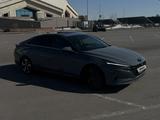 Hyundai Elantra 2023 годаfor11 500 000 тг. в Астана – фото 2