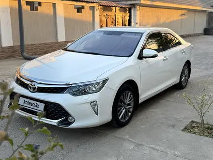 Toyota Camry 2018 года за 13 700 000 тг. в Шымкент – фото 2
