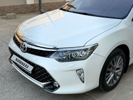 Toyota Camry 2018 года за 13 700 000 тг. в Шымкент – фото 3
