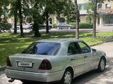 Mercedes-Benz C 280 1995 года за 2 800 000 тг. в Алматы – фото 4
