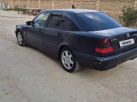 Mercedes-Benz C 200 2000 года за 1 850 000 тг. в Актау – фото 4