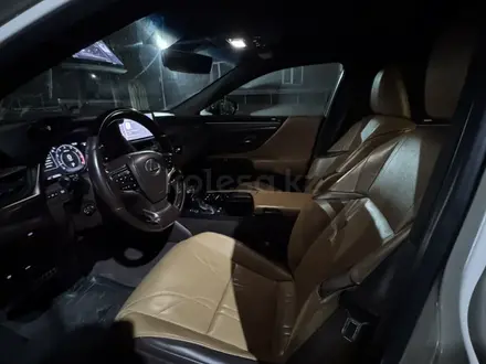Lexus ES 250 2018 года за 18 200 000 тг. в Алматы – фото 11
