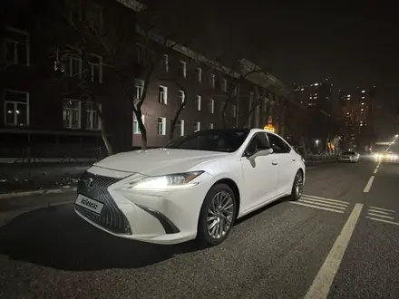Lexus ES 250 2018 года за 18 200 000 тг. в Алматы – фото 3