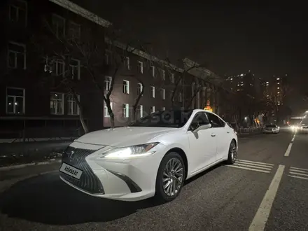 Lexus ES 250 2018 года за 18 200 000 тг. в Алматы – фото 4